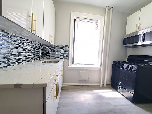 5th image of 36 Duncan Ave #44E