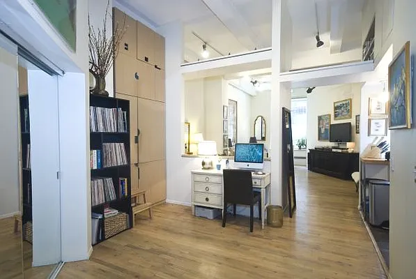 Sold by Flat Iron Real Estate | media 3