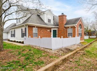3906 Greenhurst Dr, Louisville, KY 40299