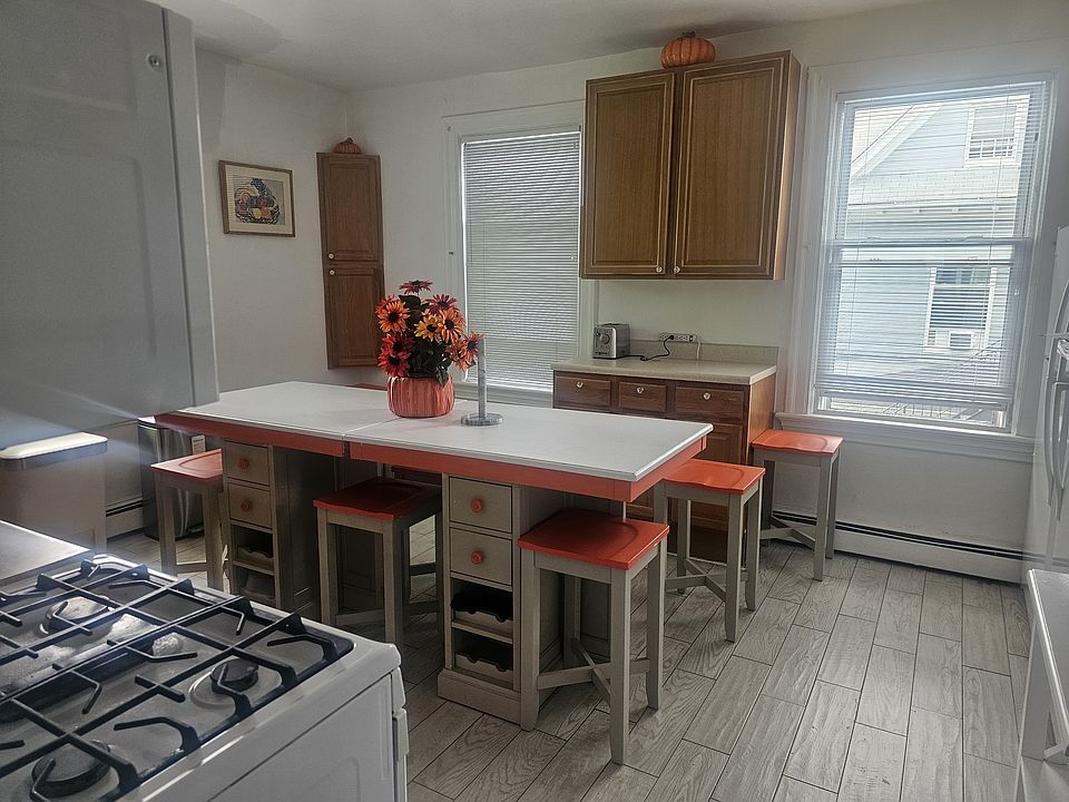 2nd image of 154 E Prospect Ave APT 2