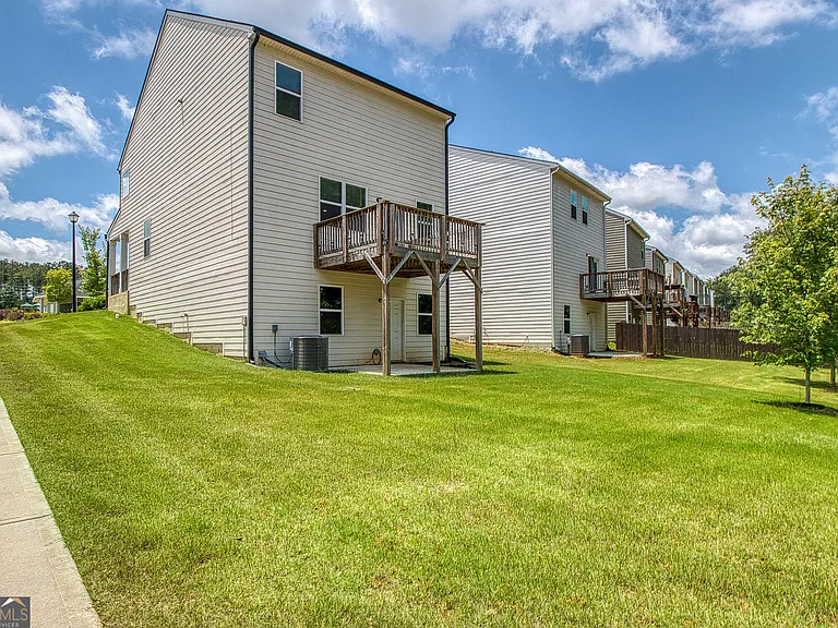 122 Silver Birch Pass — Photo 35