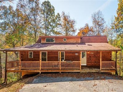 140 Bunting Ln, Lake Lure, NC, 28746