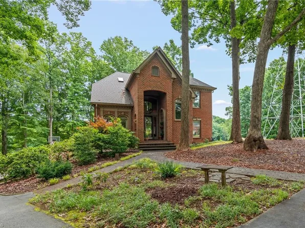 2020 La Dora Dr, High Point, NC 27265