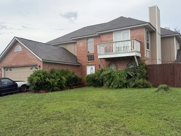 5608 Fairway Cir, Haltom City, TX 76117