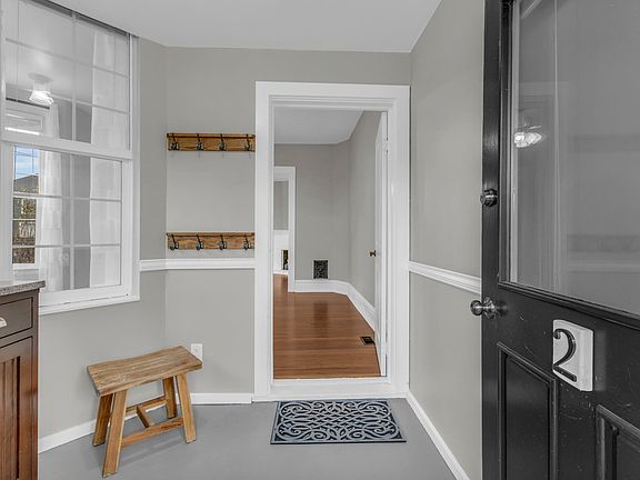 2nd image of 402 N K St #2