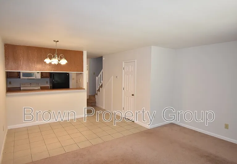 244 Wickford Ct #4 — Photo 4