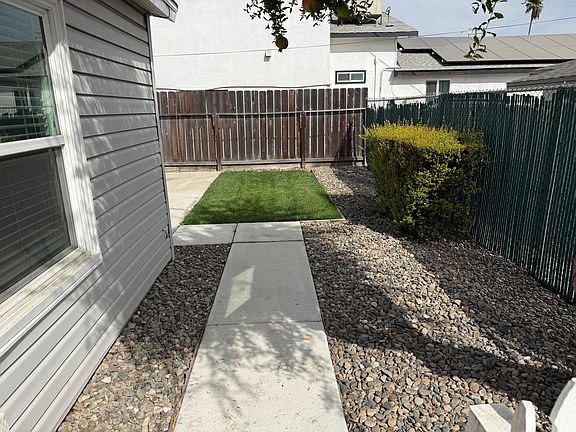 3rd image of 533 S Walnut Ave