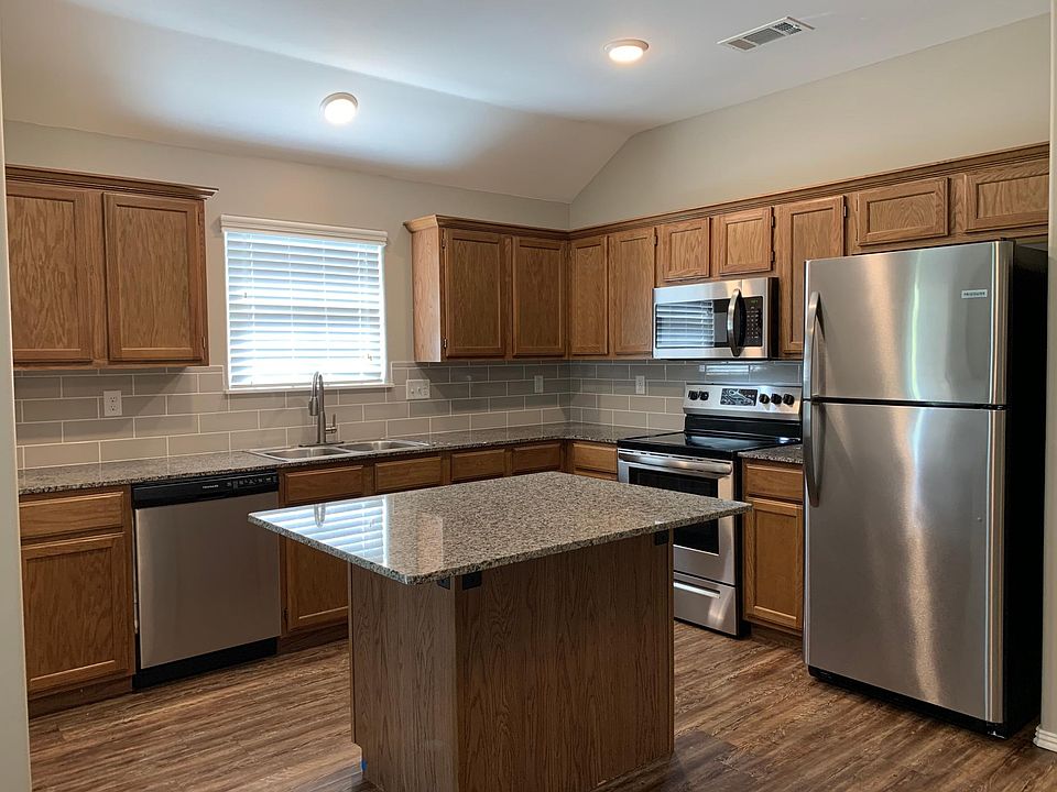 1st image of 3502 SW Thistle St #2