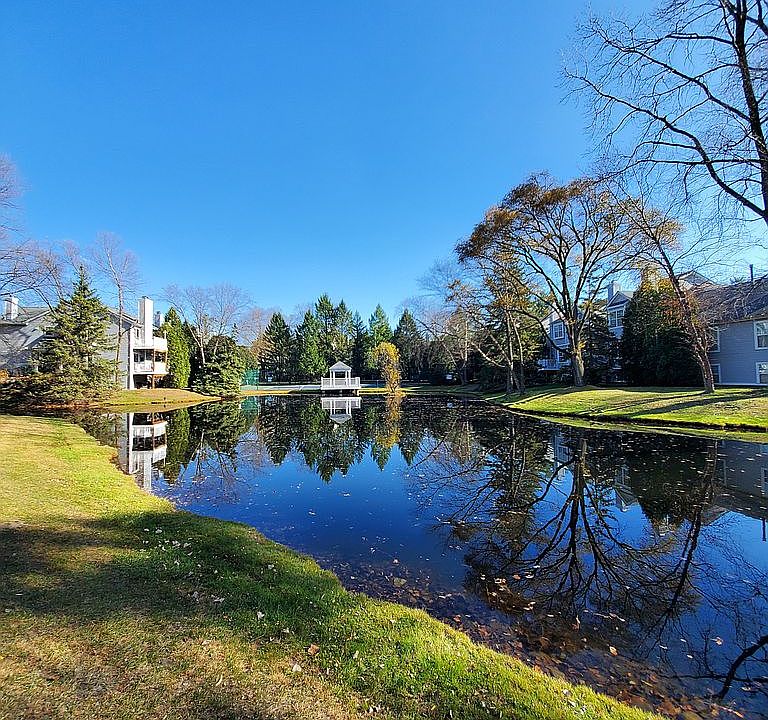 1st image of 5941 Creekside Dr