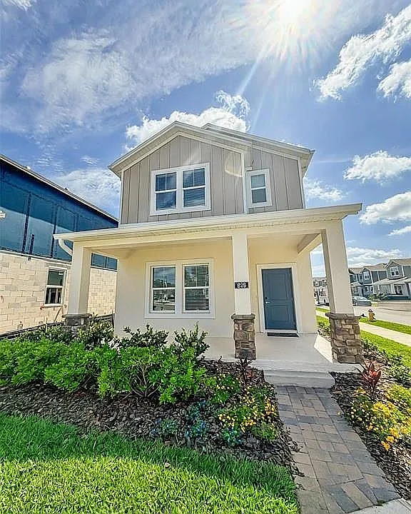 828 Aubey Ln