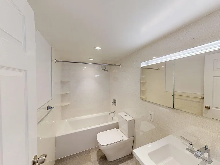 10 Jones St #5E — Photo 12