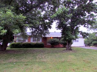 406 Farmville Dr, Gastonia, NC 28056