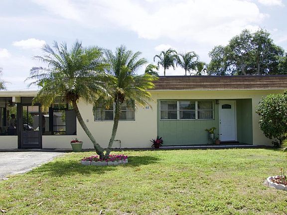 3rd image of 4588 Canal Dr
