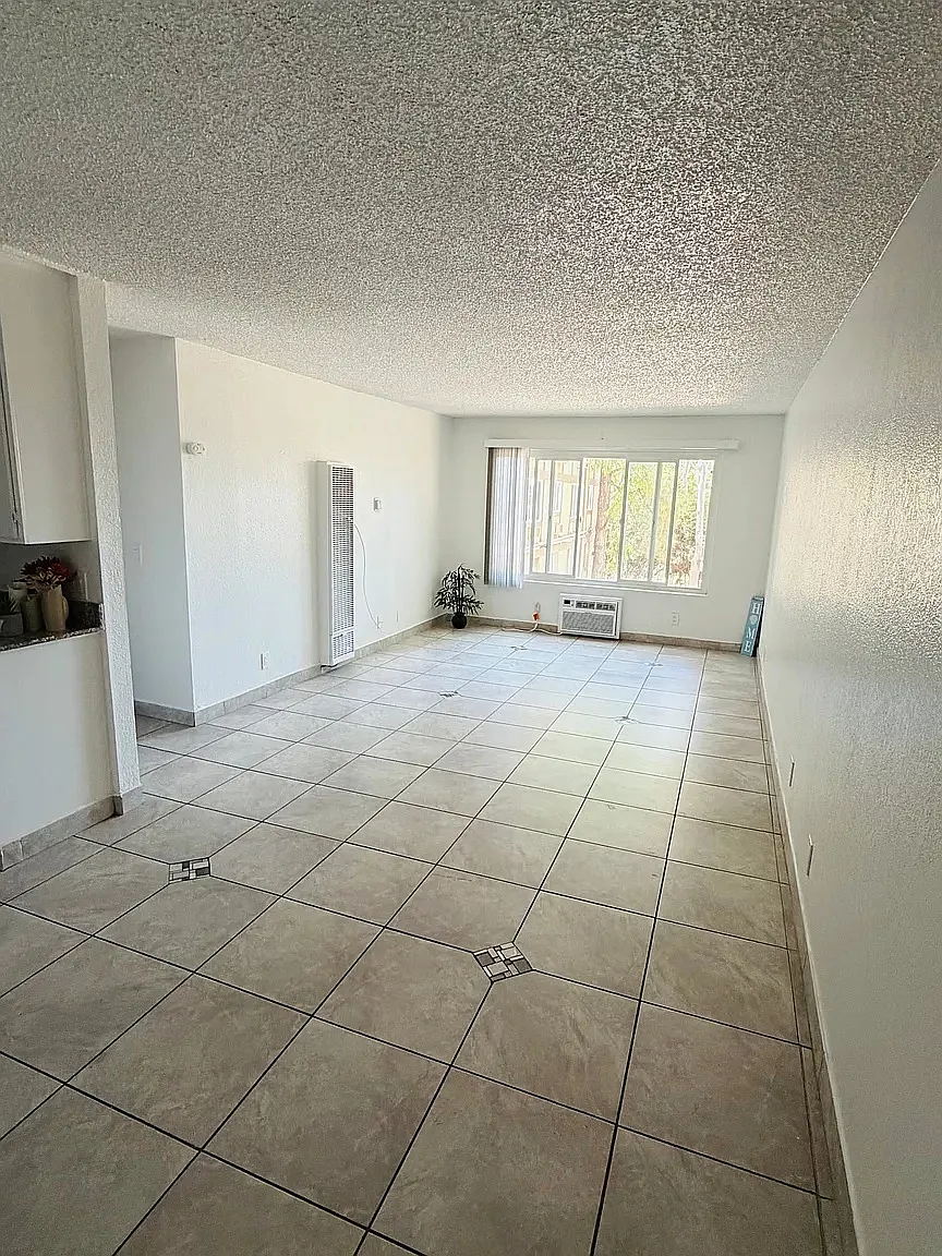 14000 Foothill 1BR 1BA — Photo 3