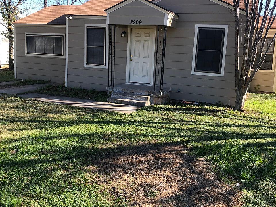 1st image of 2209 Jeanette St