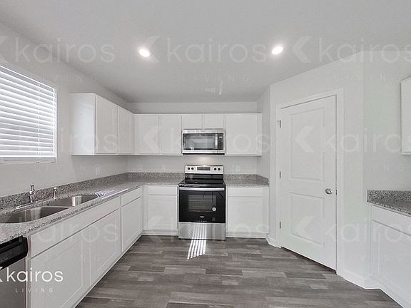 4th image of 722 Kalmia Pl SE