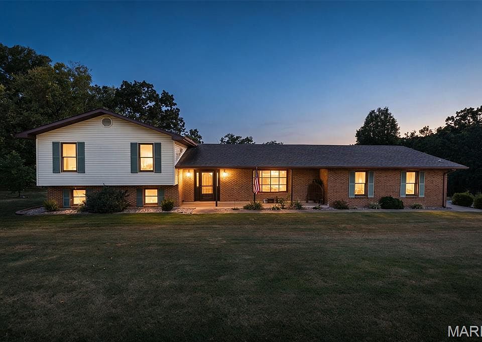 1st image of 1559 Saddle Dr