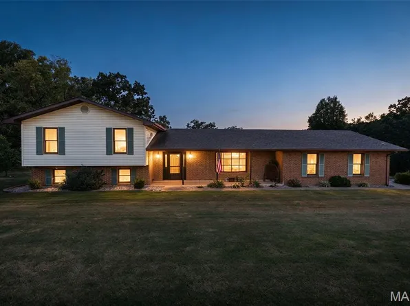 1559 Saddle Dr, Festus, MO 63028