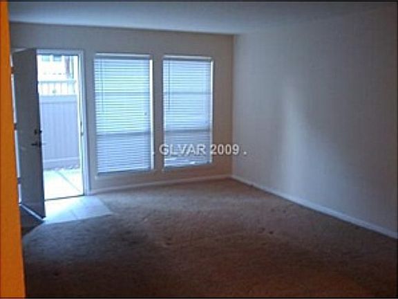 2nd image of 639 Oakmont Ave Unit 3915