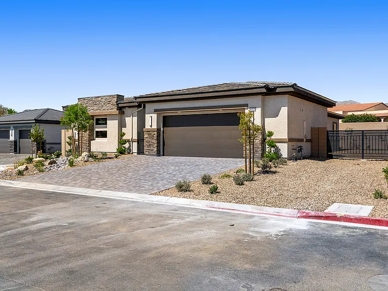 6323 Zephyr Ct — Photo 2
