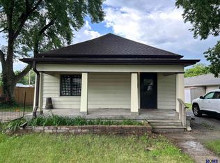 907 Bell St, Beatrice, NE 68310