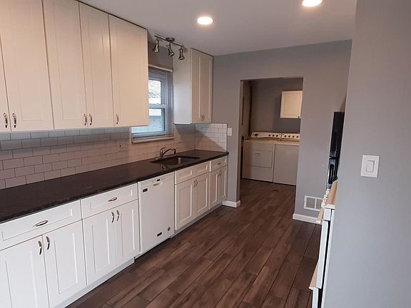 4th image of 25724 Stanford St