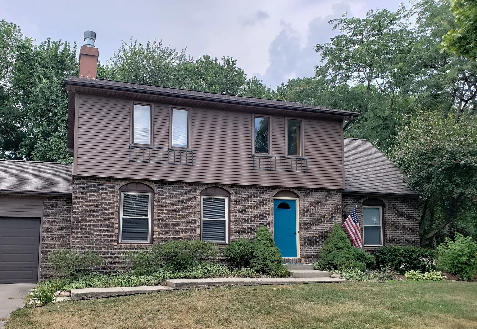 10129 Carriage Dr photo 1