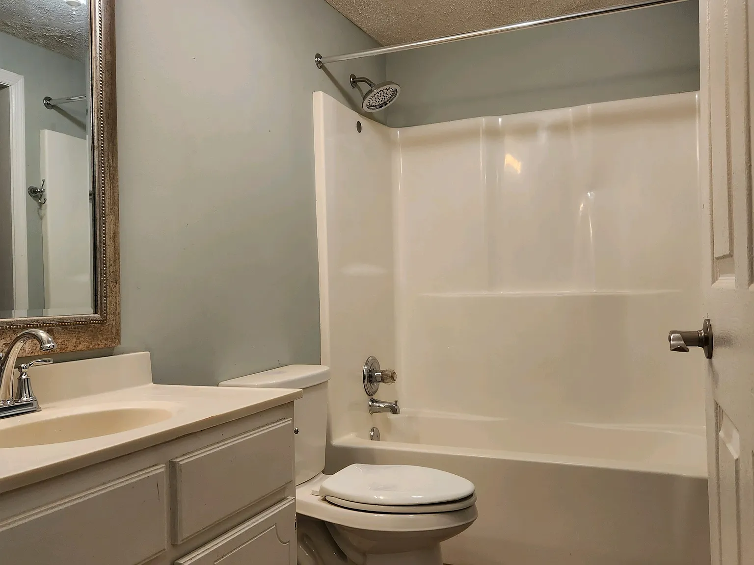 4 bed, 1436 sqft, $1,500 — Photo 4