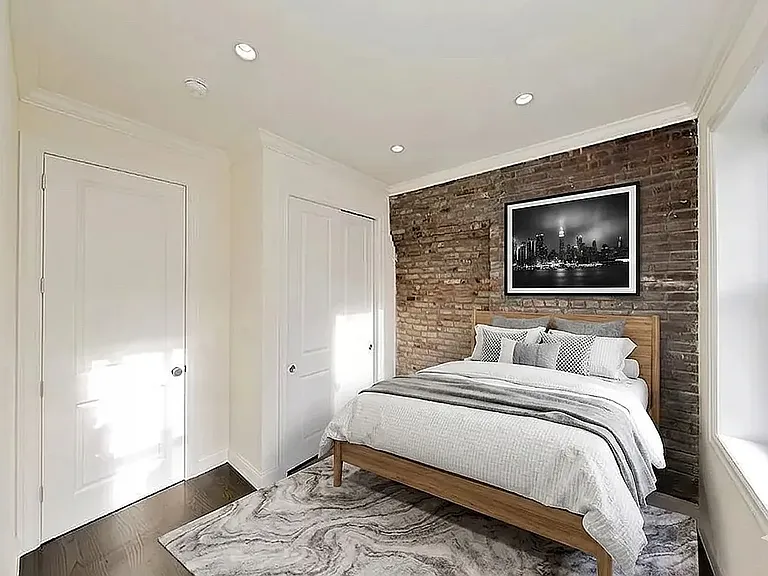 338 E 55th St #5B — Photo 3