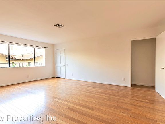 3rd image of 604 E Orange Grove Ave #7018128