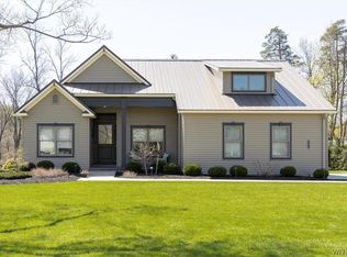 3683 Old Lakeview Rd, Hamburg, NY 14075