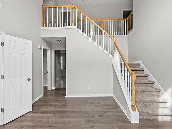 3rd image of 267 Lakeview Pl