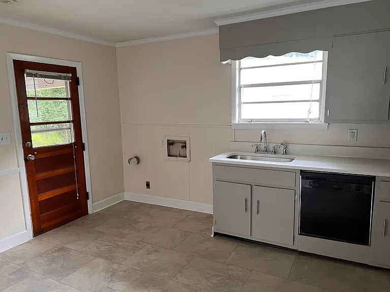 1002 Ogrady Dr #2 — Photo 3