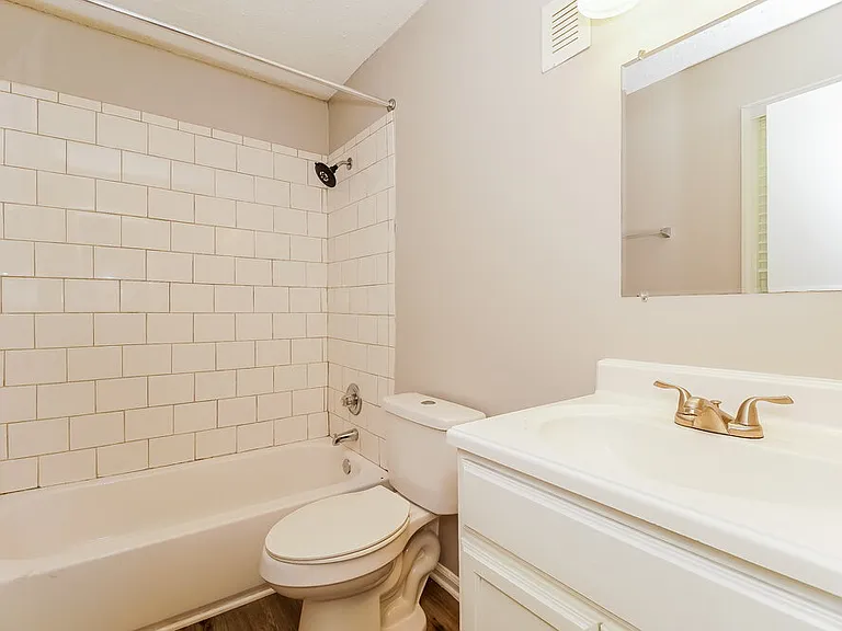 6725 Barrington Dr — Photo 9