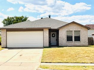 4249 Gray Fox Dr, Fort Worth, TX 76123