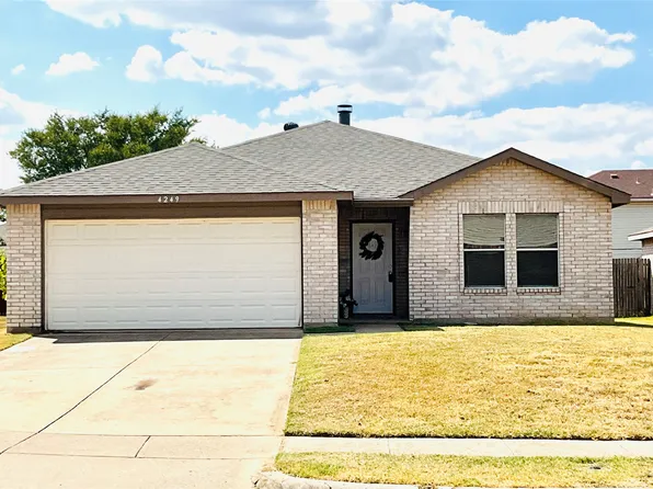 4249 Gray Fox Dr, Fort Worth, TX 76123