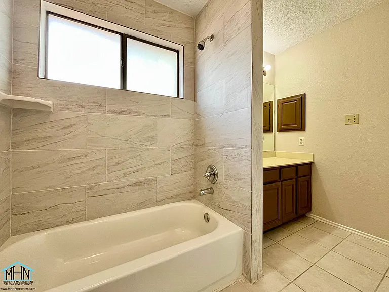 1627 Firwick Dr — Photo 15