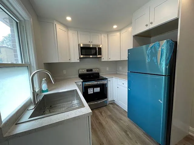567 Weber St E — Photo 6