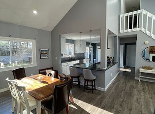293 Woodlake Dr, Brighton, MI