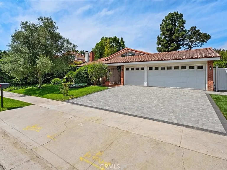 29303 Stonecrest Rd — Photo 1