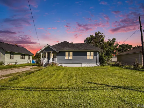 22021 Fifteen Mile Rd, Clinton Township, MI 48035