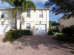 5617 Cove Cir, Naples, FL 34119