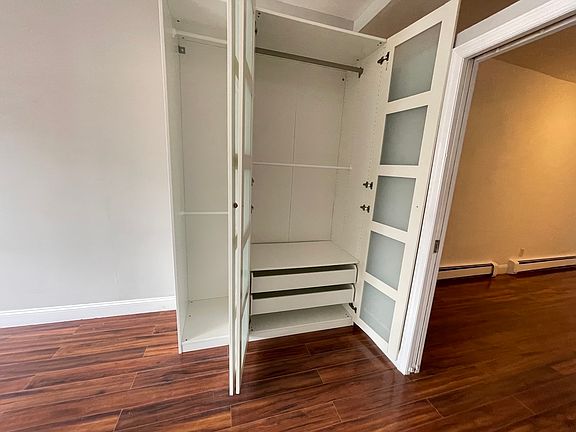 4th image of 359 W 53rd St #B3