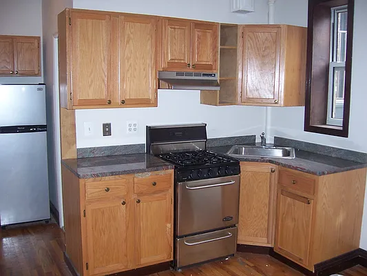 Rented by Skyline Realty LLC II | media 4