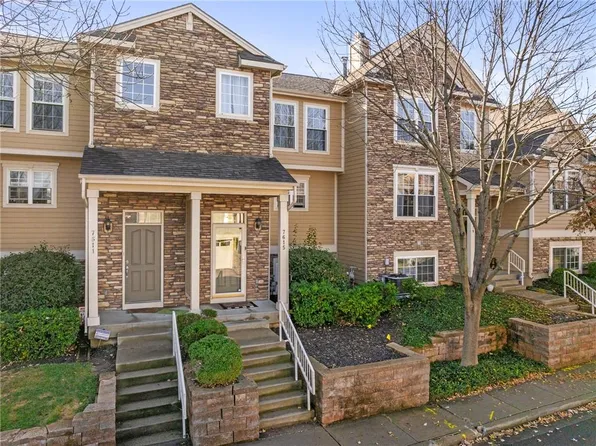 7615 W 158th Ter, Overland Park, KS 66223