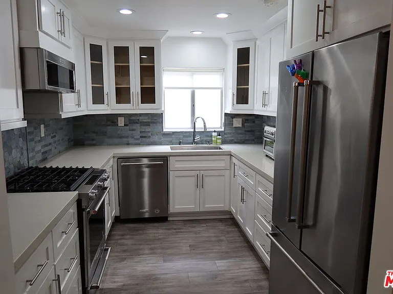 944 Palm Ave #2 — Photo 3