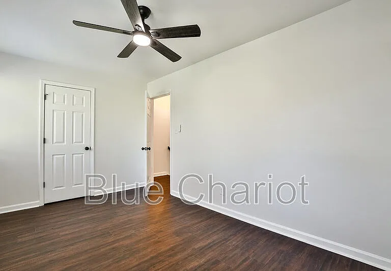 1000 Fargo St #E3 — Photo 17