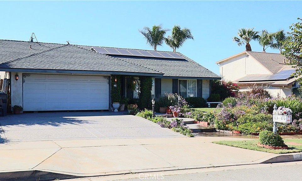 1st image of 1626 Zinnia St