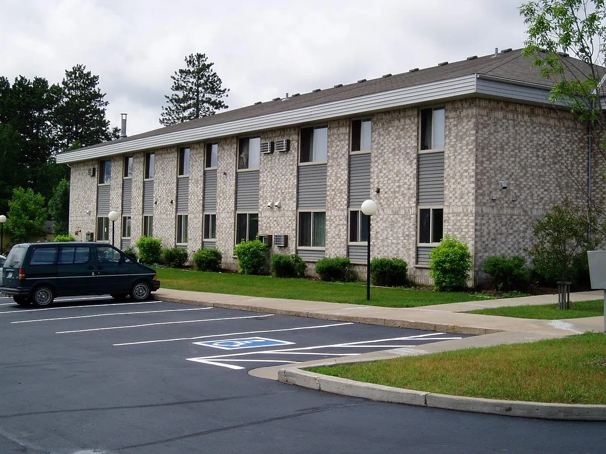 2 bed, 800 sqft, $800 — Photo 3
