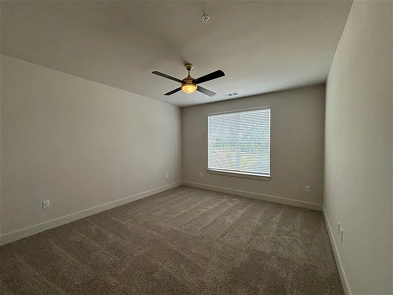 District on the Etowah Apartments — Photo 372
